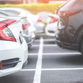 2024 Apartman Otopark Yönetmeliği, apartmanlarda otopark alanlarının kullanımı, park etme kuralları ve otoparkla ilgili diğer konularda düzenlemeler getiren bir yasal metindir.
